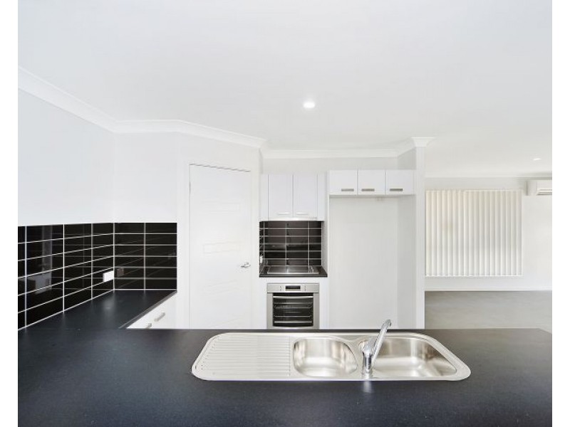 13 Golden Grove, Armidale NSW 2350