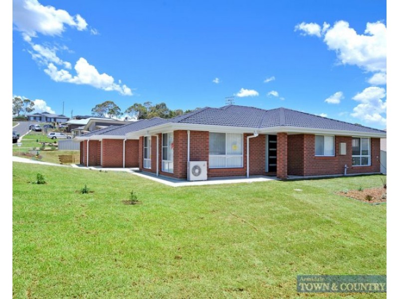 13 Golden Grove, Armidale NSW 2350