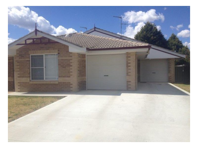 13B Grills Place, Armidale NSW 2350