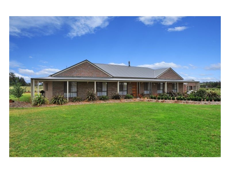 63 Macleay Way, Armidale NSW 2350