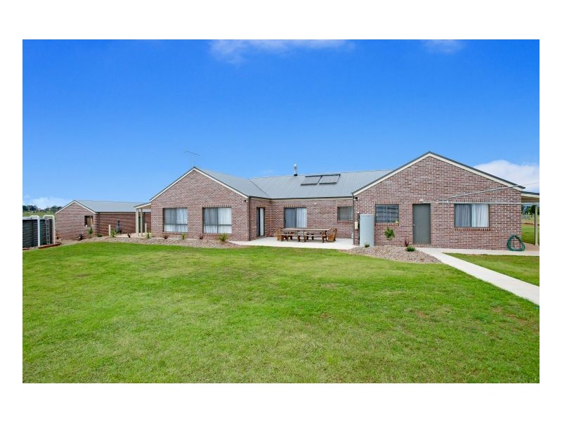 63 Macleay Way, Armidale NSW 2350