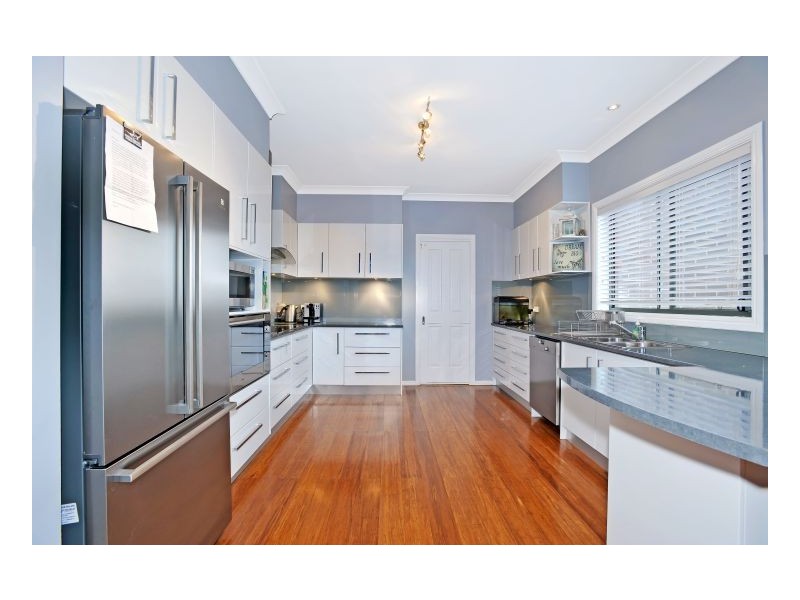 63 Macleay Way, Armidale NSW 2350