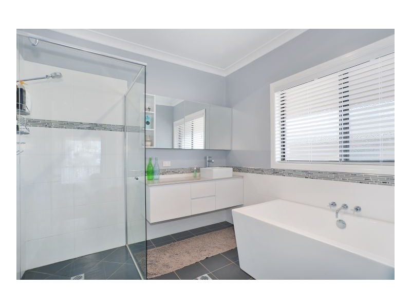 63 Macleay Way, Armidale NSW 2350