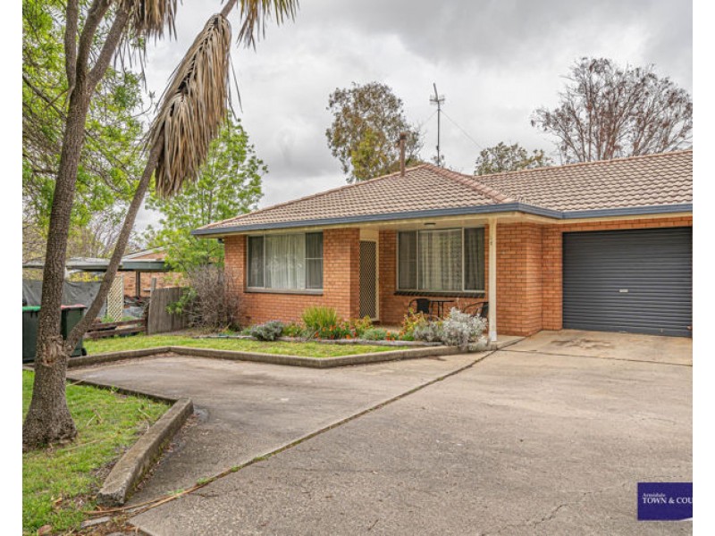 2/1 Kathleen Crescent, Armidale NSW 2350