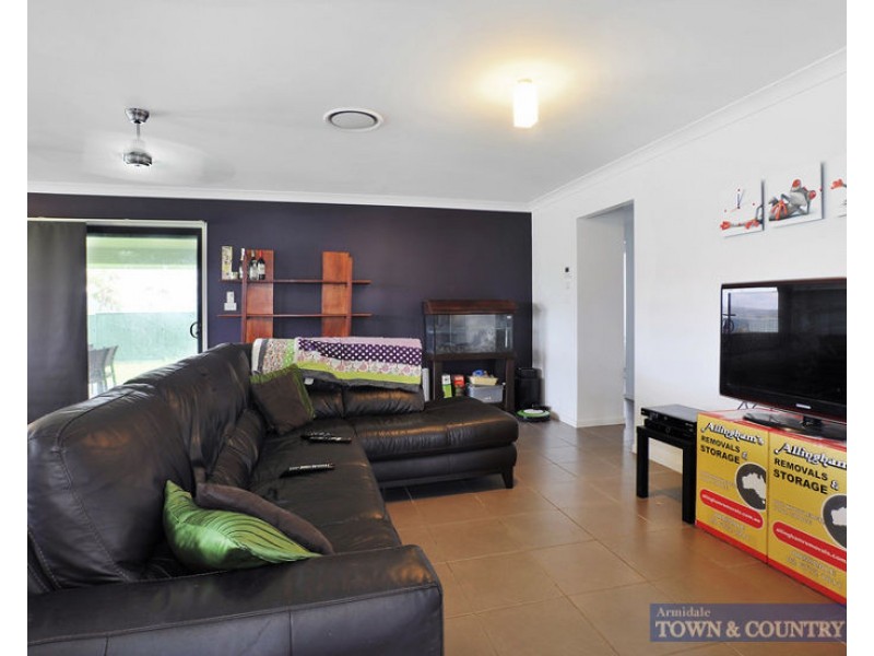14 Mason Crescent, Armidale NSW 2350