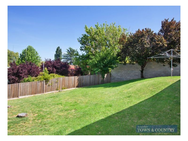 12 Hughes Place, Armidale NSW 2350