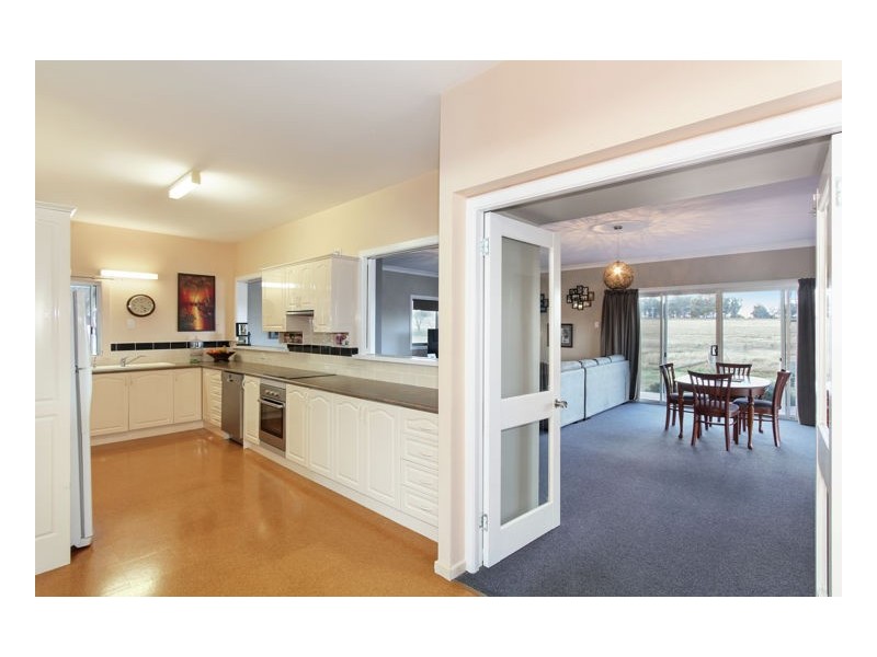 854 Boorolong Road, Armidale NSW 2350