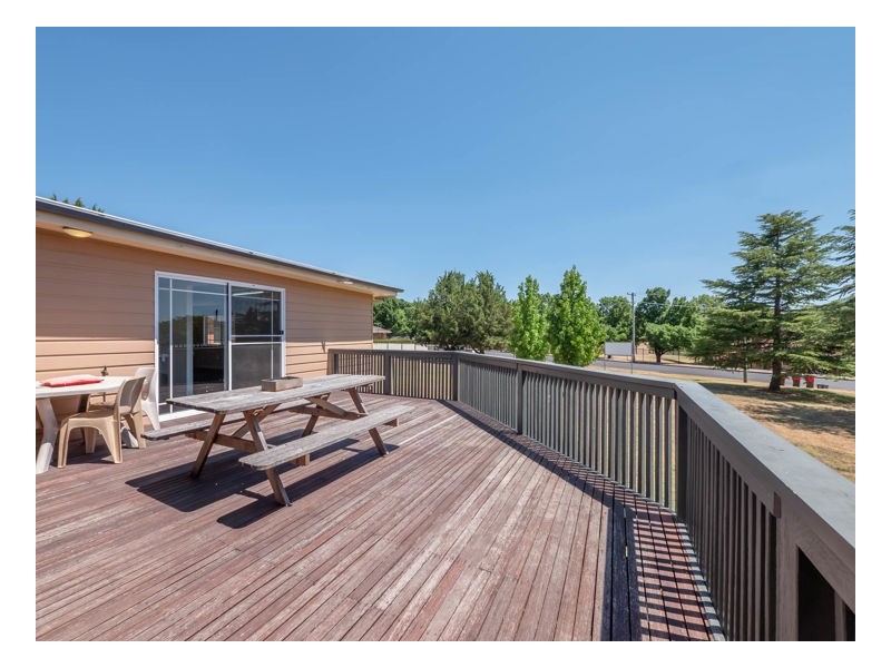 60 Claude Street, Armidale NSW 2350