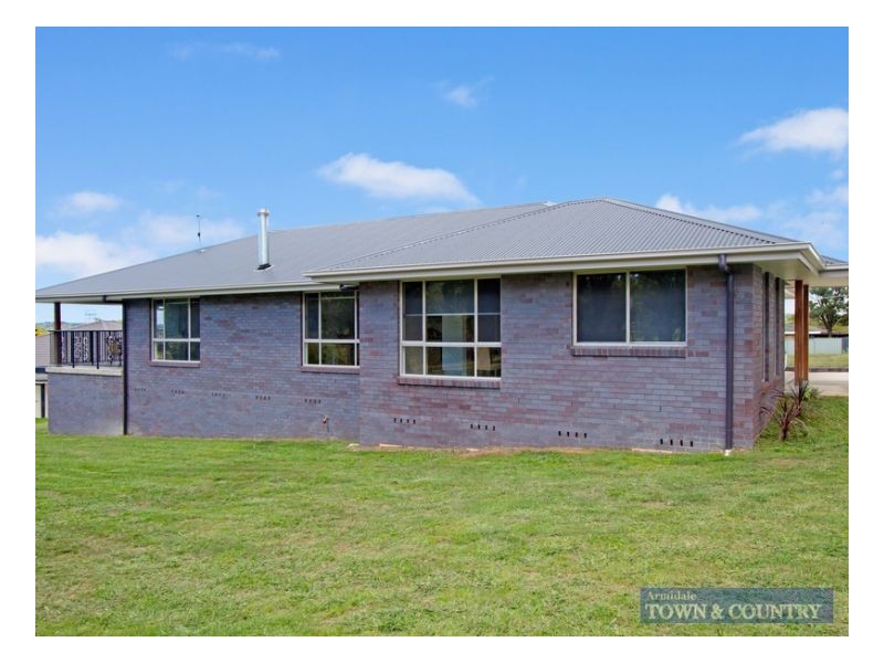 7 Schaefer Drive, Armidale NSW 2350
