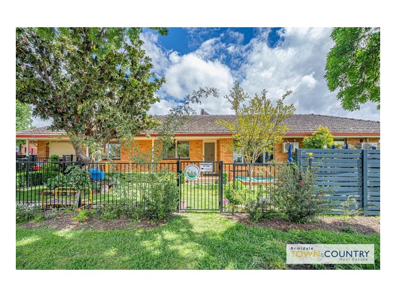 2 Cynthia Crescent, Armidale NSW 2350