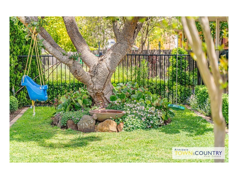 2 Cynthia Crescent, Armidale NSW 2350