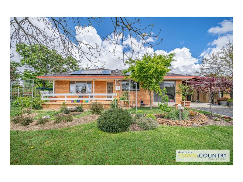 2 Cynthia Crescent, Armidale NSW 2350
