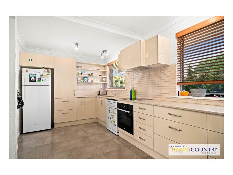 2 Cynthia Crescent, Armidale NSW 2350