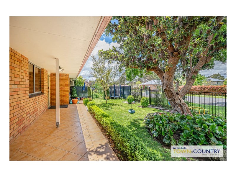2 Cynthia Crescent, Armidale NSW 2350