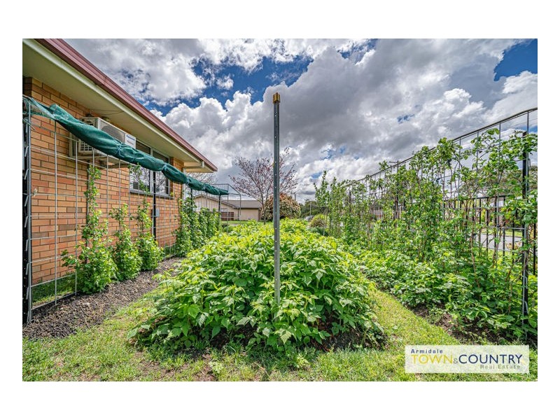 2 Cynthia Crescent, Armidale NSW 2350