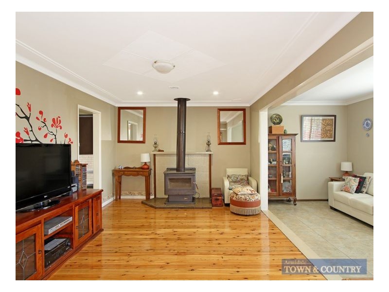 6 Mayfield Avenue, Armidale NSW 2350