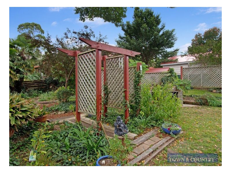6 Mayfield Avenue, Armidale NSW 2350
