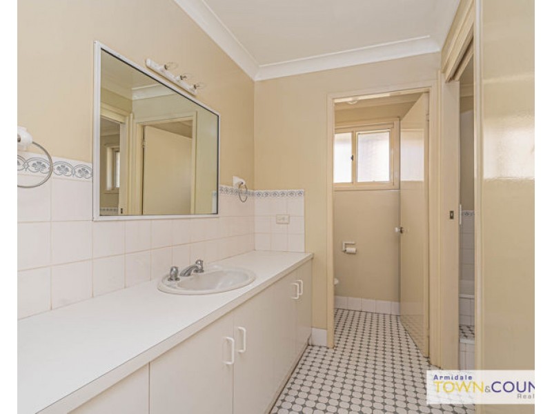 3 Nathaniel Pidgeon Drive, Armidale NSW 2350
