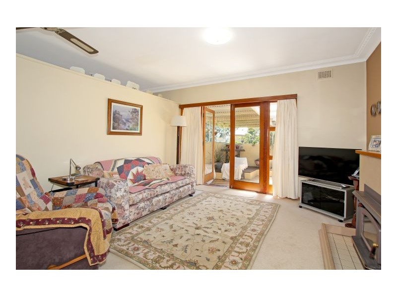 8 Lackey Street, Guyra NSW 2365