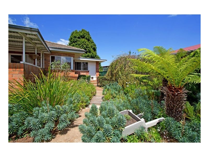 8 Lackey Street, Guyra NSW 2365