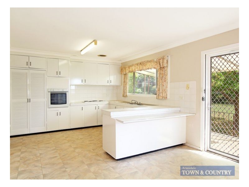1 Yallambee Avenue, Armidale NSW 2350