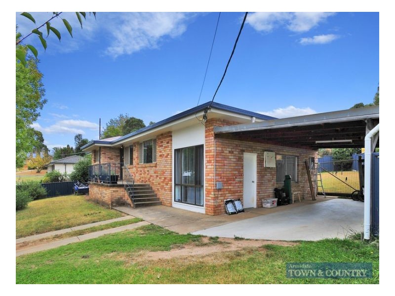 31 Glass St, Armidale NSW 2350
