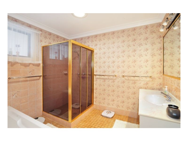 22 Verna Close, Armidale NSW 2350