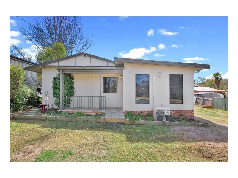 1 Kent Ave, Armidale NSW 2350