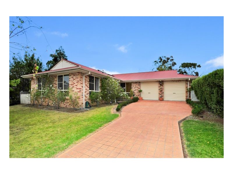 16 Erin Court, Armidale NSW 2350