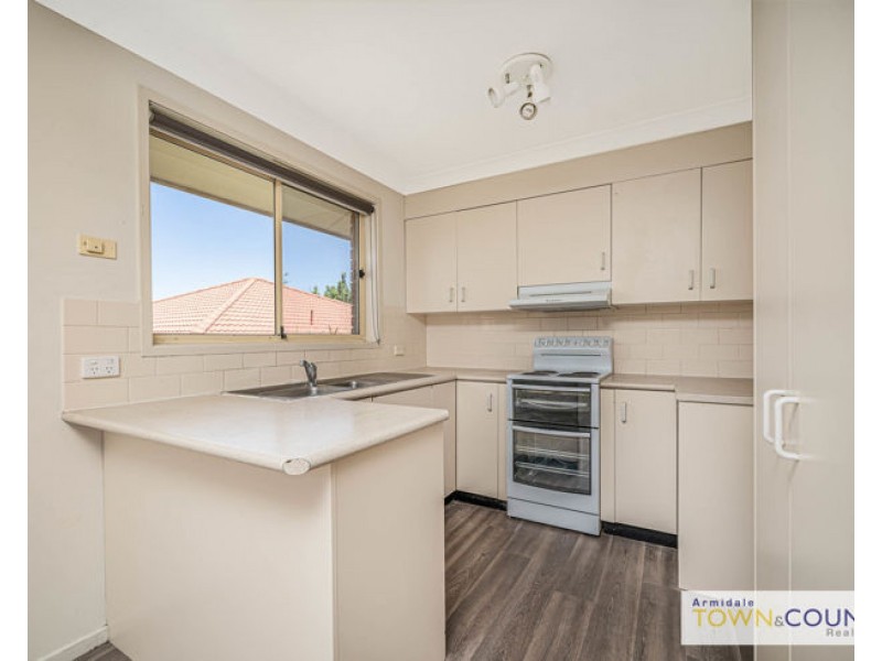 2C Fiona Place, Armidale NSW 2350