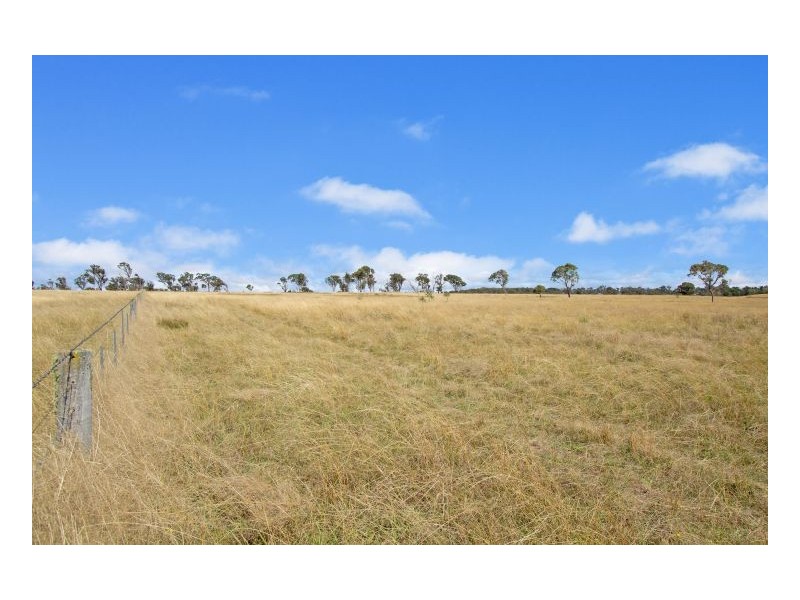 21 Blue Hole Road, Armidale NSW 2350