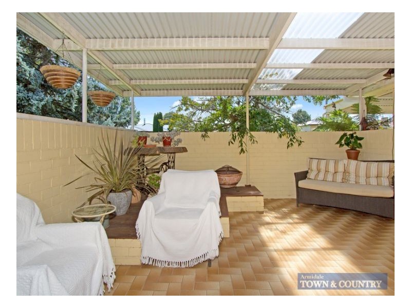 8 Lackey Street, Guyra NSW 2365