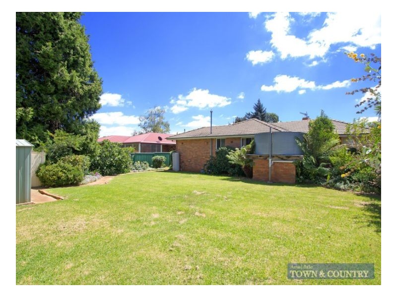 8 Lackey Street, Guyra NSW 2365