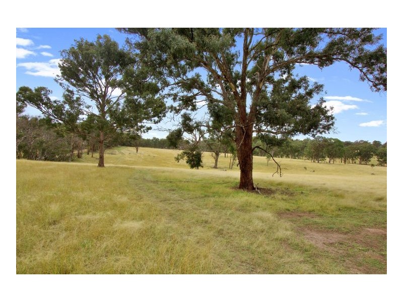 107 Gara Road, Armidale NSW 2350