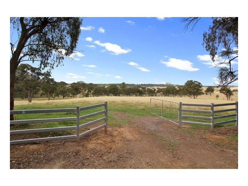 107 Gara Road, Armidale NSW 2350