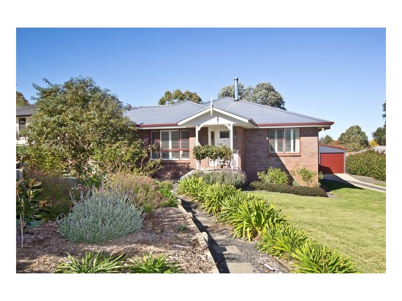 20 Amber Close, Armidale NSW 2350