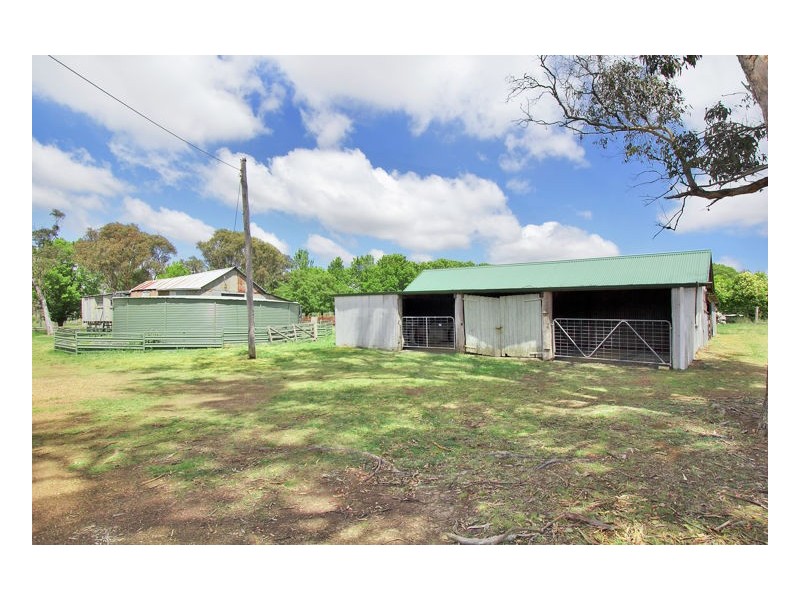 238 Bundarra Road, Armidale NSW 2350