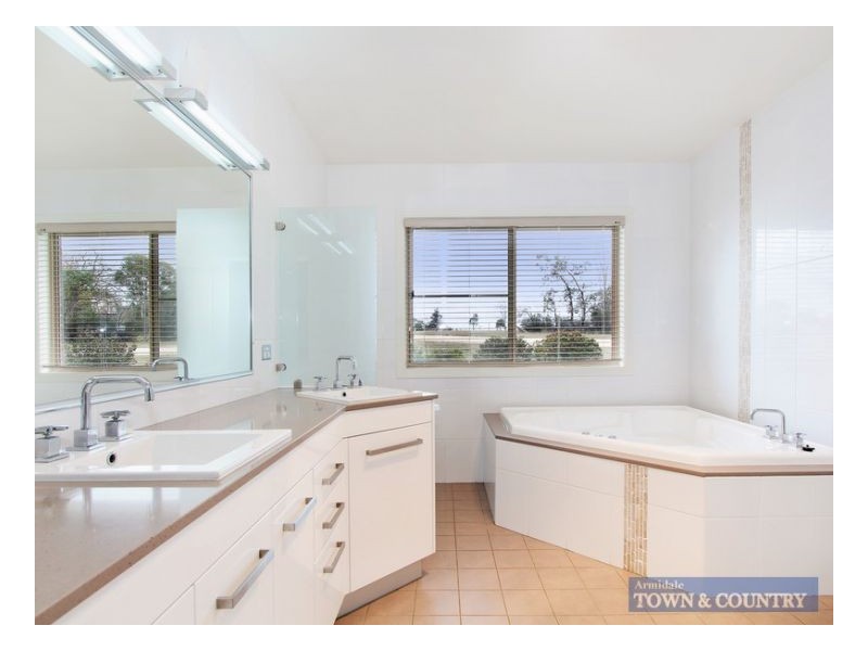 4 Stoney Ridge Road, Armidale NSW 2350