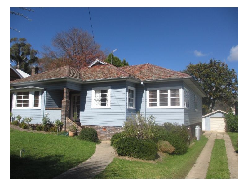 136 Barney Street, Armidale NSW 2350