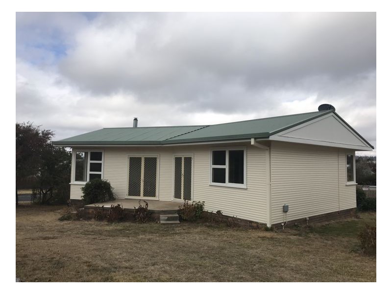 2 Taylor Street, Armidale NSW 2350
