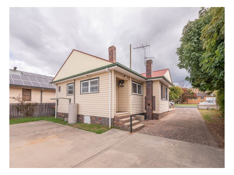 121 Butler Street, Armidale NSW 2350