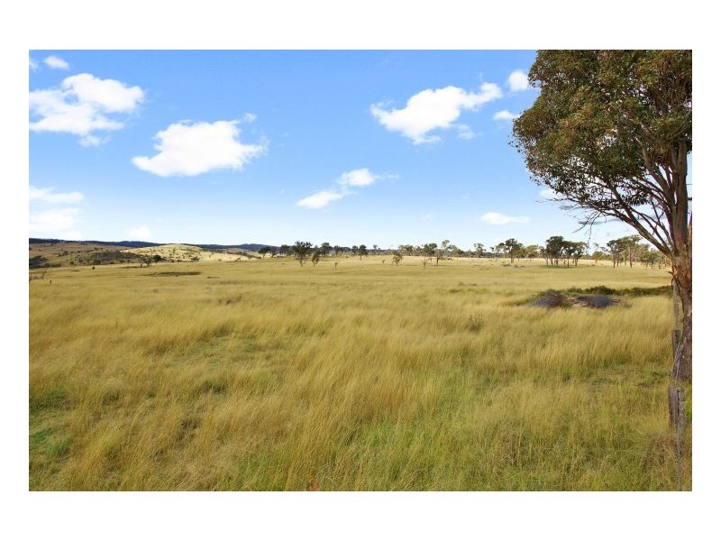 21 Blue Hole Road., Armidale NSW 2350