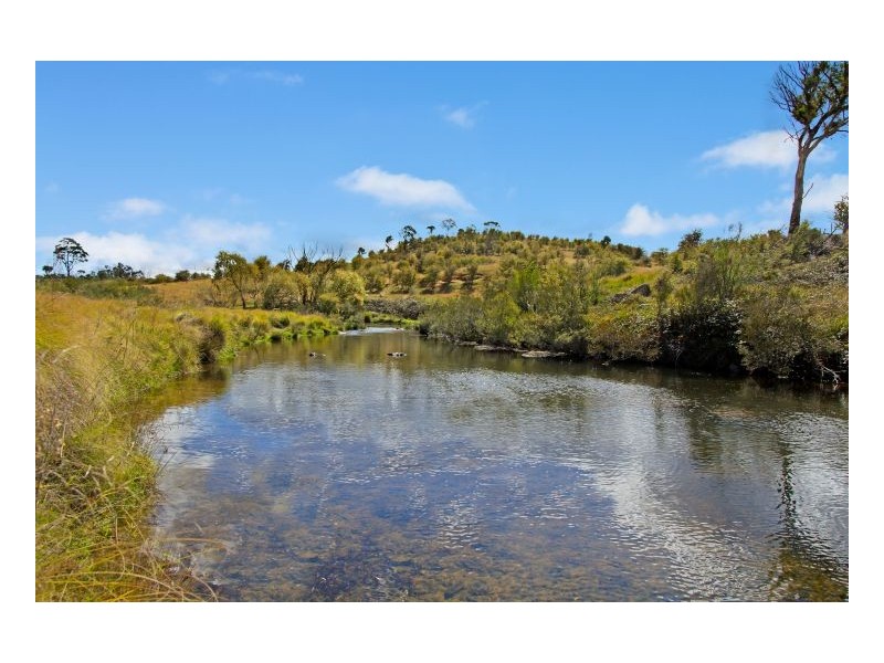 21 Blue Hole Road., Armidale NSW 2350