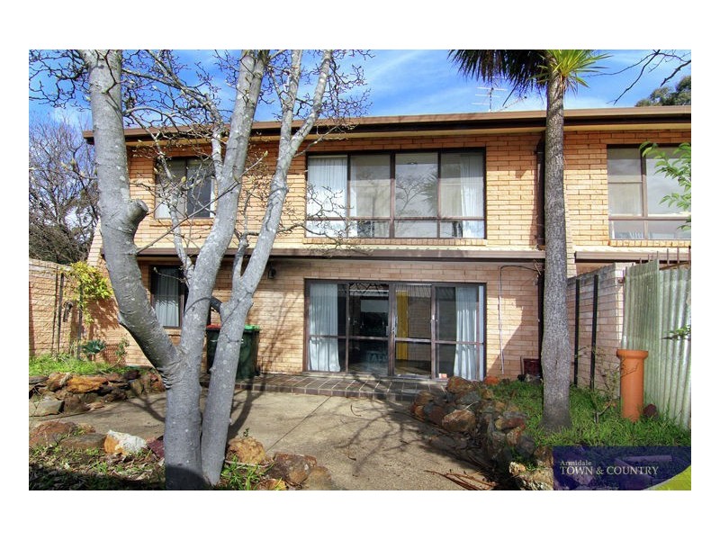 2/11 Barclay Street., Armidale NSW 2350
