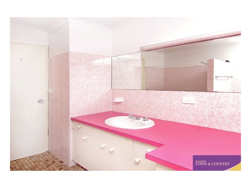 2/11 Barclay Street., Armidale NSW 2350