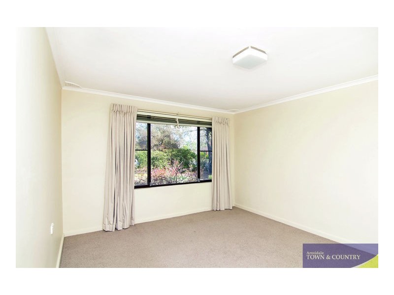 2/11 Barclay Street., Armidale NSW 2350