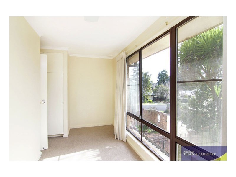 2/11 Barclay Street., Armidale NSW 2350