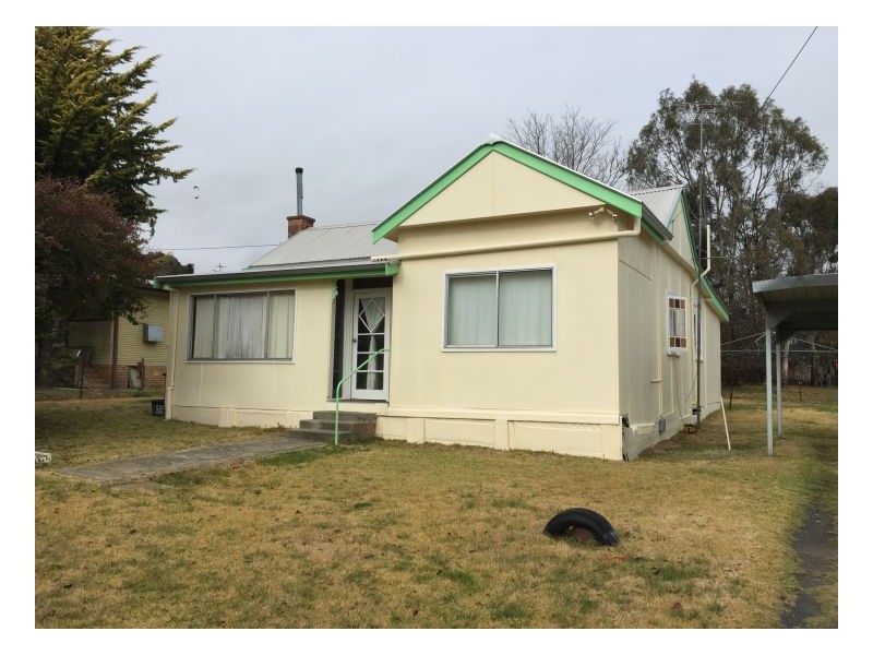 290 Rusden Street, Armidale NSW 2350
