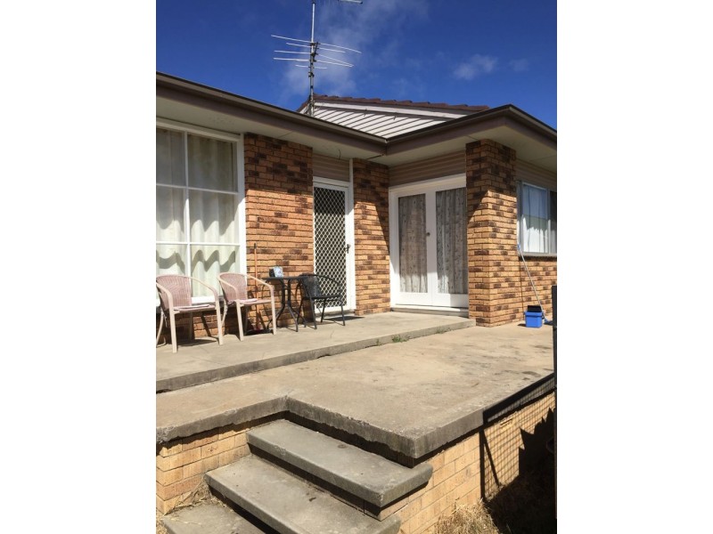 1 Oliver Ave, Armidale NSW 2350