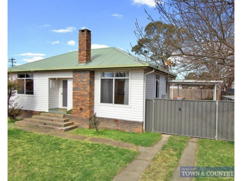 2 Barney Street, Armidale NSW 2350